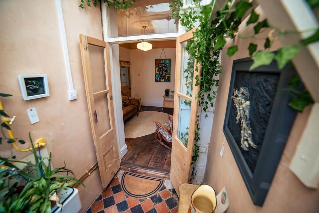 Glenroy Arts Gallery Meets Living Space Cardiff Exterior foto